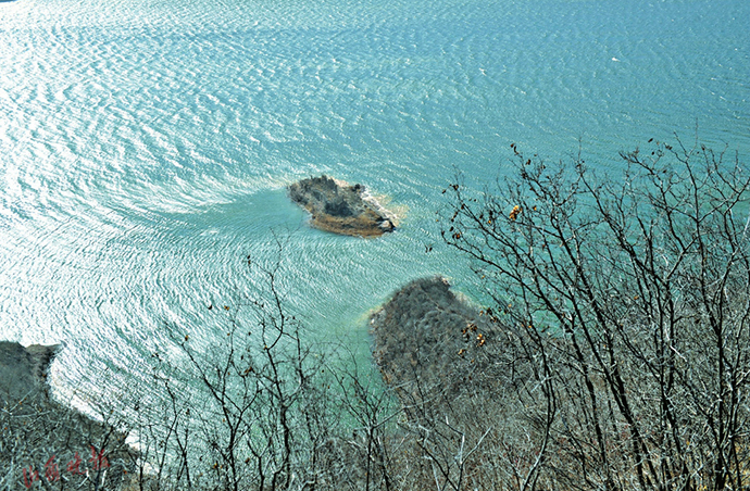 三河汇处三惊叹 浩浩小浪底洪波淹遗址 马湾村边马蹄窝 蓝蓝黄河水美颜别山西