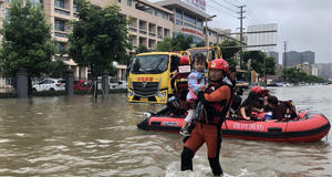 四川强降雨持续 逾10万人受灾