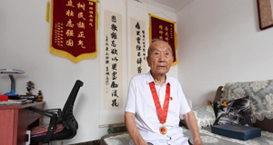 亲历“七七事变”老人宣讲抗战历史