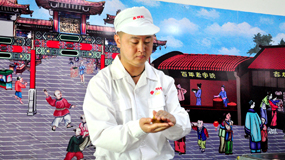 李俊伟
山西鑫炳记食业股份
有限公司
简介：将原本手工制作太谷饼的工艺硬生生的琢磨出了全自动工业化生产，先后完成了太谷饼成型机切头、温控全自动烤箱等重大创新成果，完成了7项实用新型专利并注重创新成果在安全生产实践中的应用。
