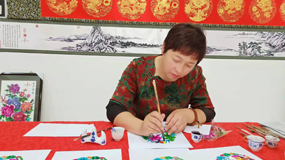 高清红
广灵高清红
大师工作室
简介：世界非物质文化遗产广灵剪纸第六代传人，中国传统工艺美术大师、中国高级传统工艺师、山西省工艺美术大师。剪纸作品六次走进联合国展演。曾出访20多个国家进行文化交流宣传中国民间文化艺术。