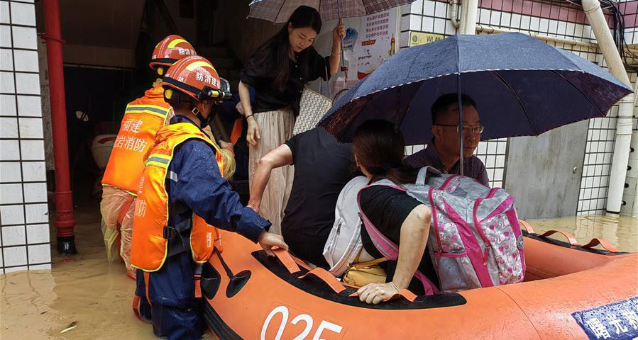 南方强降雨致超警洪水 多地提升应急响应