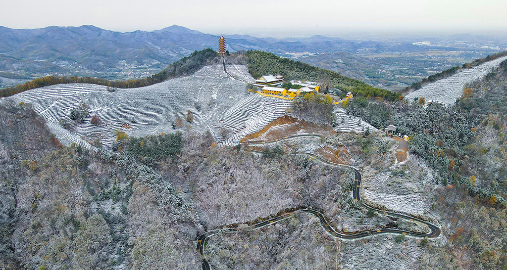 安徽庐江：大地银装素裹