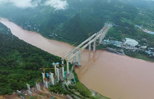 观音峡嘉陵江特大桥主桥主体结构完成