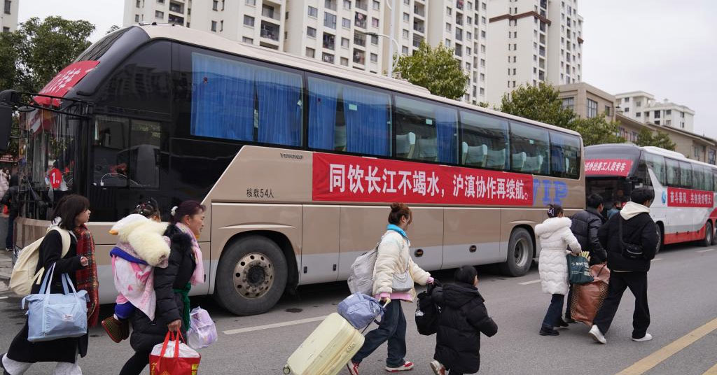 云南昭通：免费直通车 温暖务工人