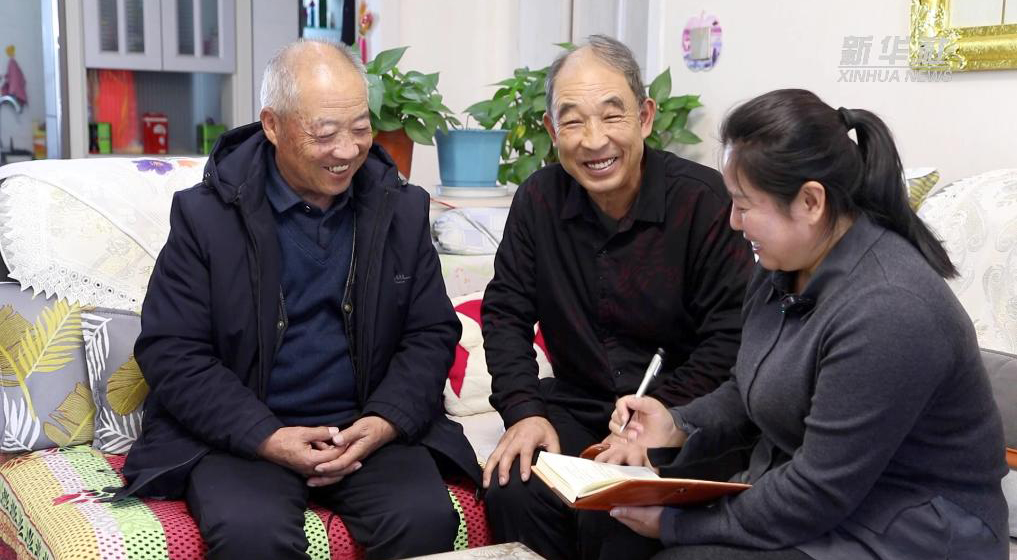 李光霞：让希望的田野充满活力
                                在全国两会召开前，每天奔走于村里村外，了解群众诉求，倾听群众心声，认真履行职责