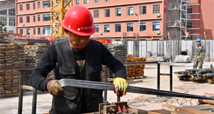 辽宁海城：推进教育基础设施建设