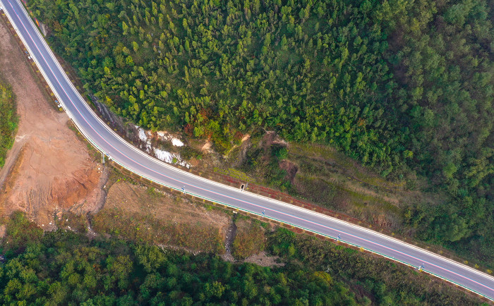 夏县：畅通山乡公路++助力乡村振兴-35768.jpg