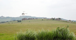 草原美景引客来