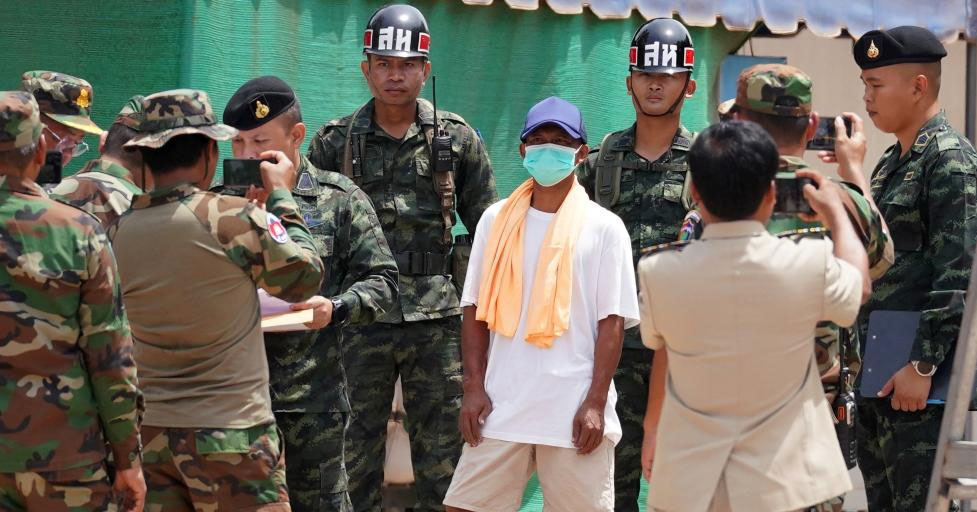 泰国遣返两名受伤柬埔寨士兵