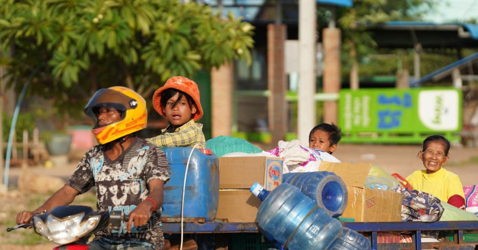 柬埔寨：冲突撤离人员返回家园