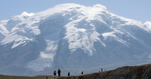游壮美帕米尔 做“冰山上来客”