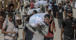 加沙：领取援助物资