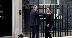 英国首相斯塔默会见泽连斯基