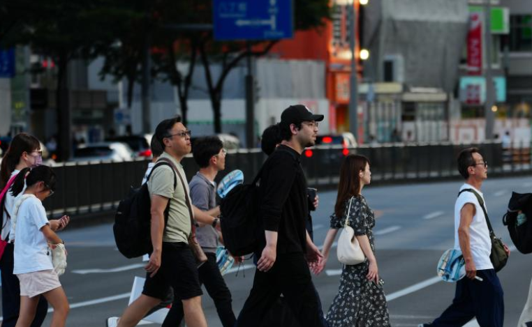 日本二季度实际GDP环比微增0.3%