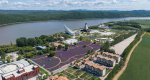 赫哲族唱响新船歌