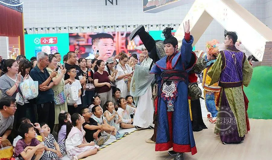 展演融合相辅相成 文博会现场气氛热烈